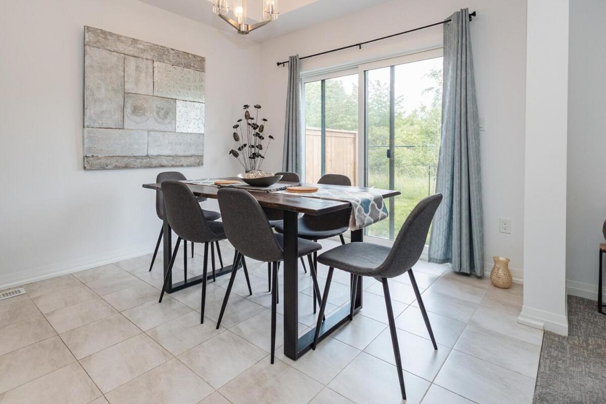 Luxury Living 5 Mins From The Falls Villa Niagara Falls