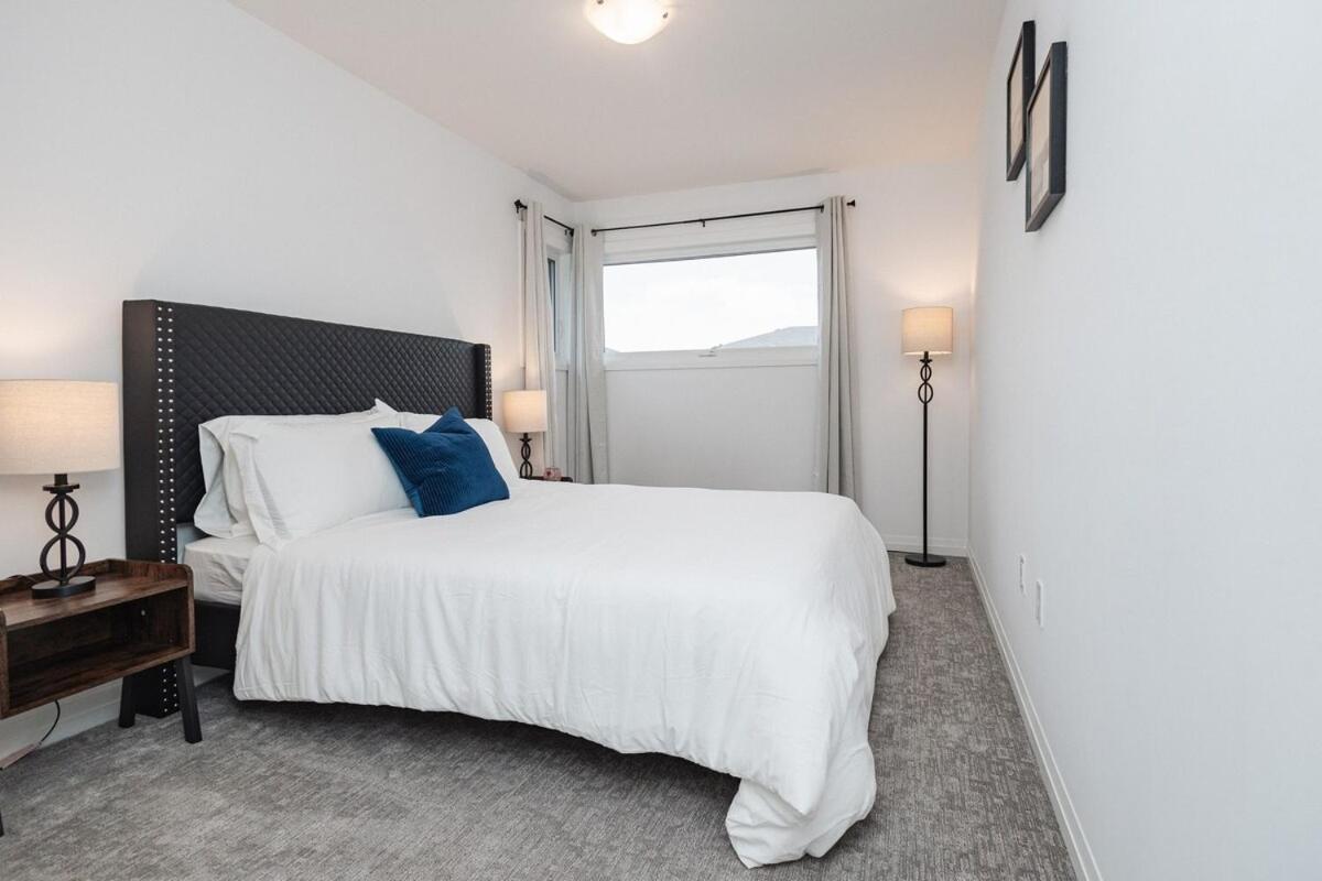 Villa Luxury Living 5 Mins From The Falls Niagara Falls