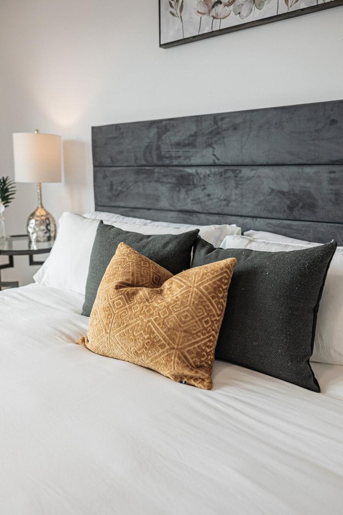 Luxury Living 5 Mins From The Falls Villa Niagara Falls