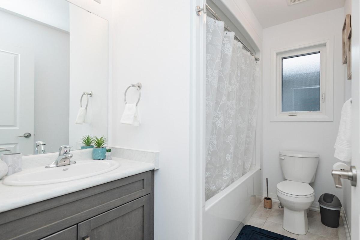 Luxury Living 5 Mins From The Falls Villa Niagara Falls