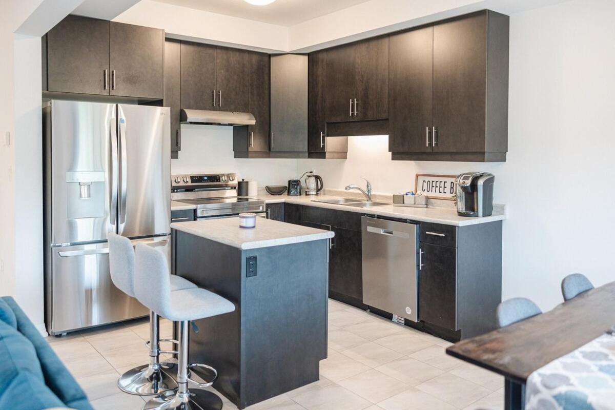 Luxury Living 5 Mins From The Falls Villa