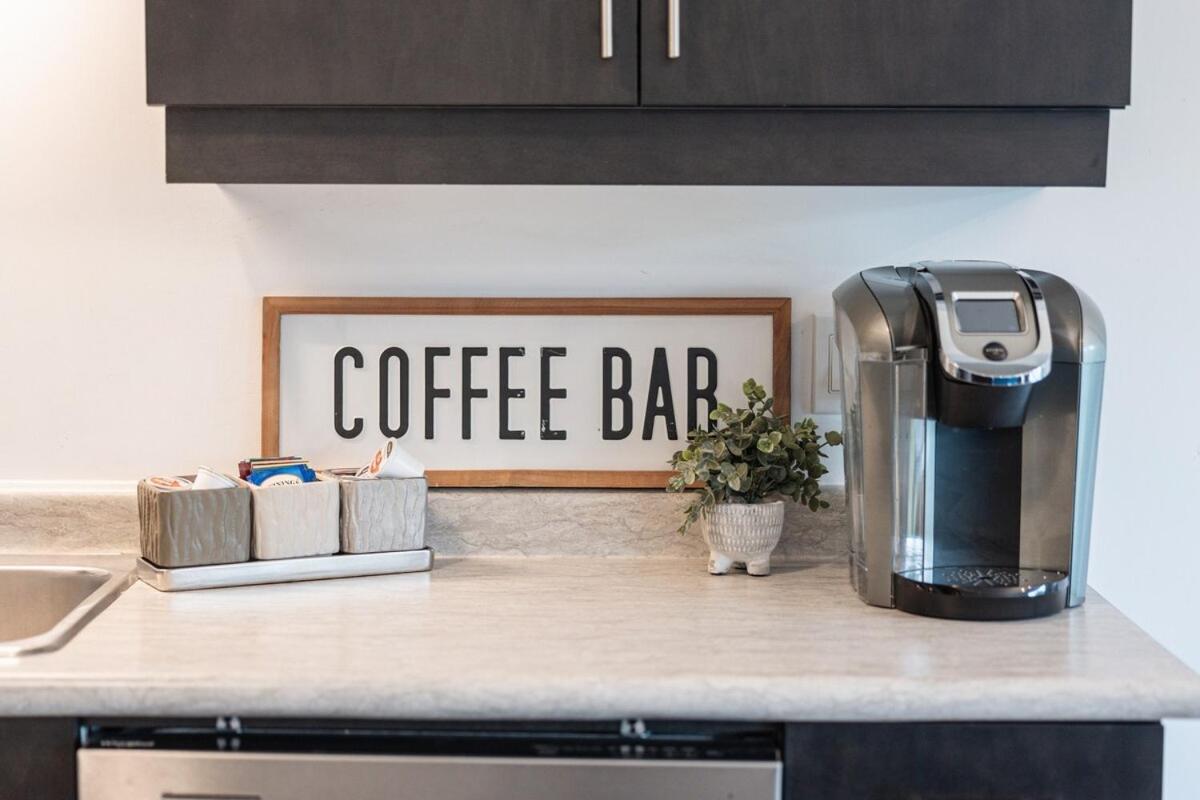 Luxury Living 5 Mins From The Falls Villa *